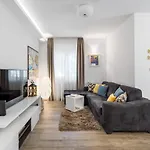 شقة Location 