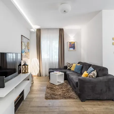 Apartment Top Location 